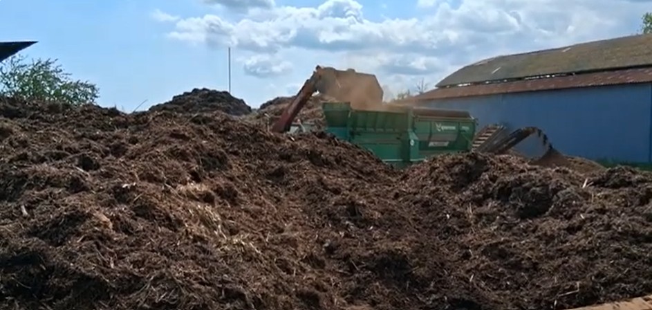 Lavorazione ammendante organico per agricoltura biologica e sostenibile